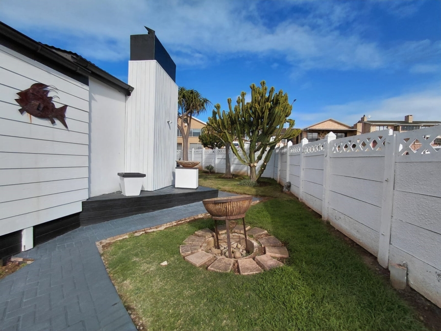 2 Bedroom Property for Sale in Wavecrest Eastern Cape